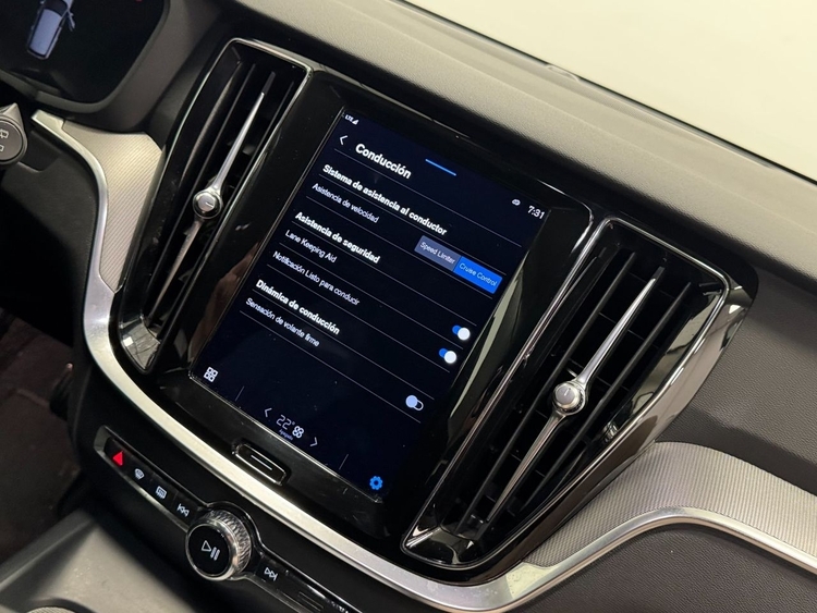 Volvo V60 2.0 B4 D PLUS DARK AUTO foto 35