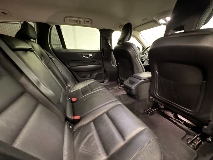 Volvo V60 2.0 B4 D PLUS DARK AUTO foto 41