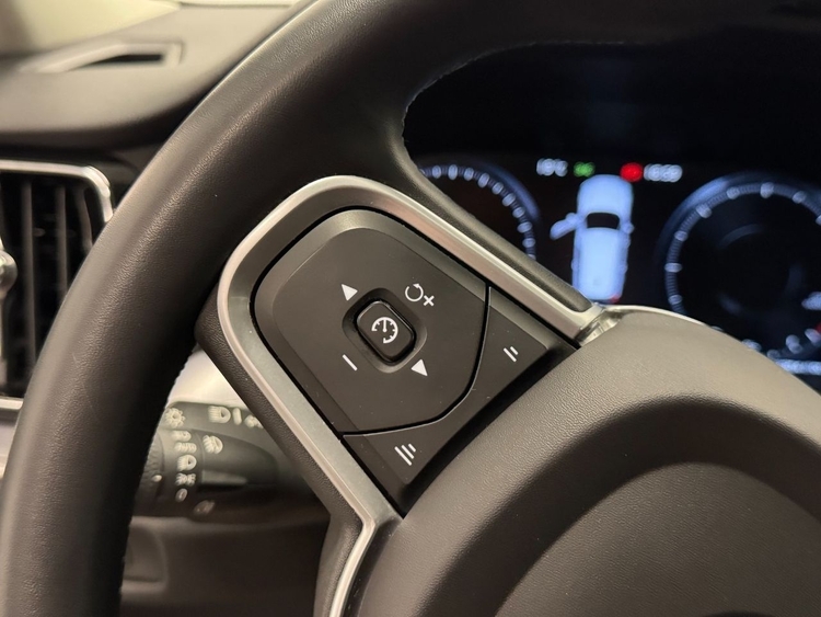 Volvo V60 MOMENTUM PRO AUTO  foto 22