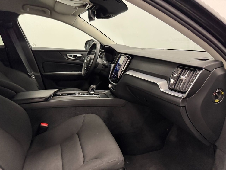 Volvo V60 MOMENTUM PRO AUTO  foto 28