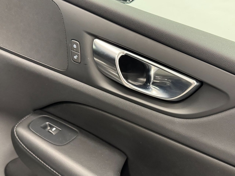 Volvo V60 MOMENTUM PRO AUTO  foto 29