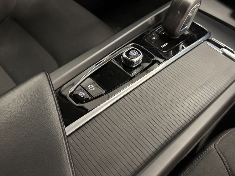 Volvo V60 MOMENTUM PRO AUTO  foto 37