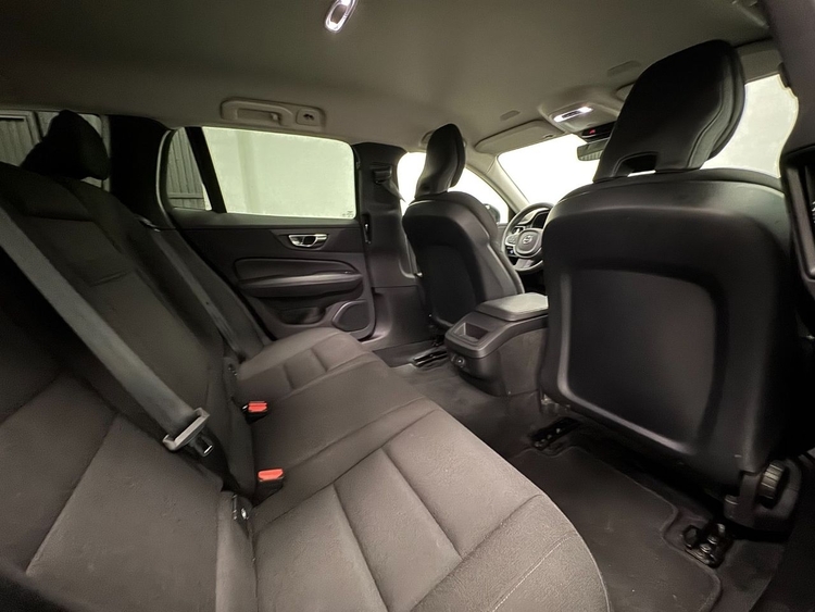 Volvo V60 MOMENTUM PRO AUTO  foto 39