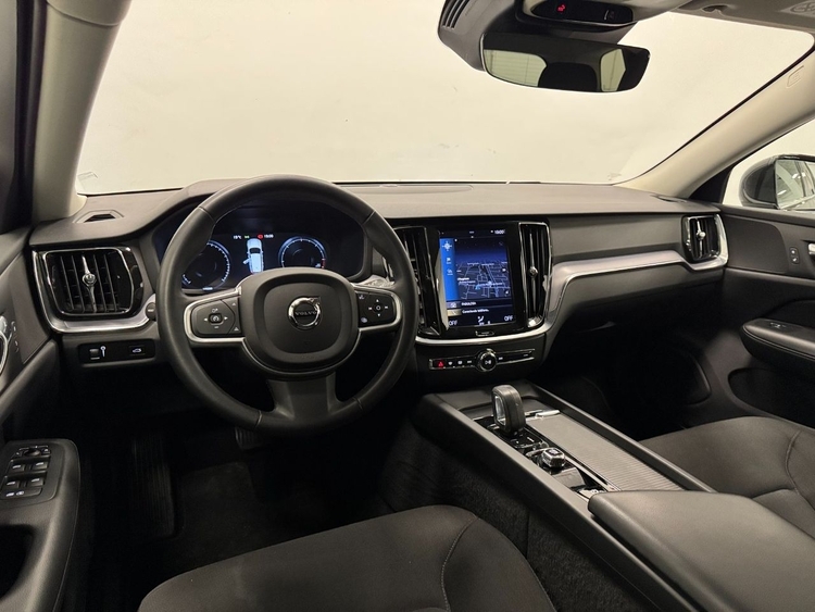 Volvo V60 MOMENTUM PRO AUTO  foto 9