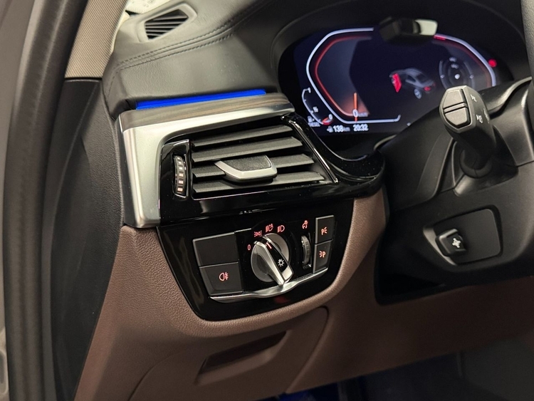 BMW Serie 5 530D XDRIVE foto 18