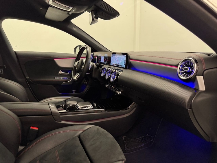 Mercedes CLA AMG 200D foto 30