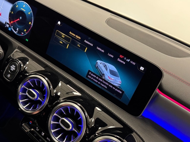 Mercedes CLA AMG 200D foto 40