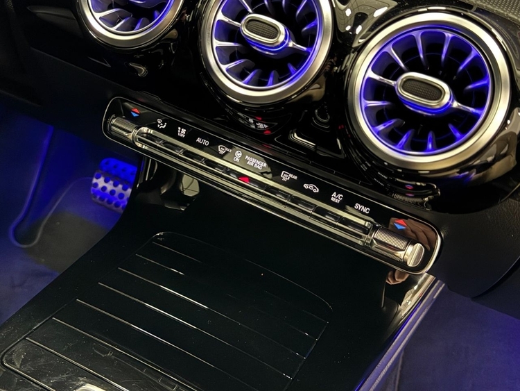 Mercedes CLA AMG 200D foto 45