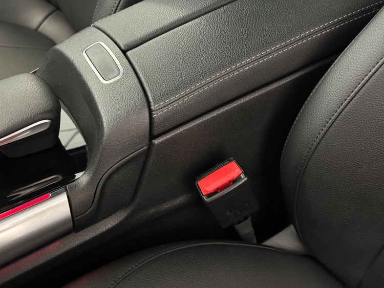 Mercedes GLA GLA 200 foto 22