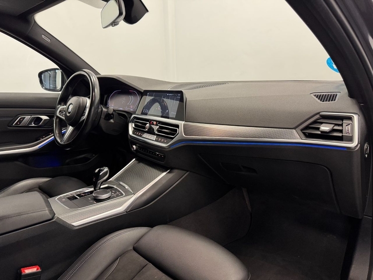 BMW Serie 3 318d AUTO foto 13