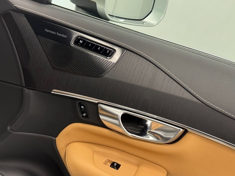 Volvo XC90 INSCRIPTION AUTO AWD B5 D foto 27
