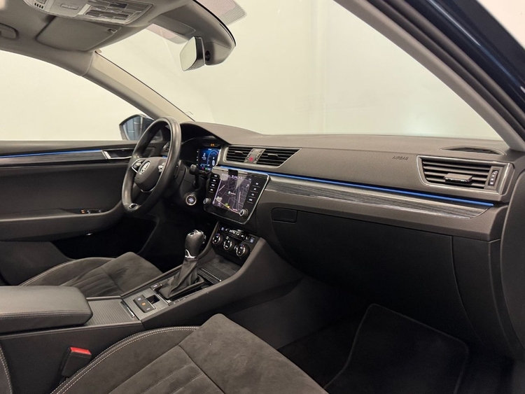 Skoda Superb COMBI STYLE 2.0TDI 200CV DSG foto 29