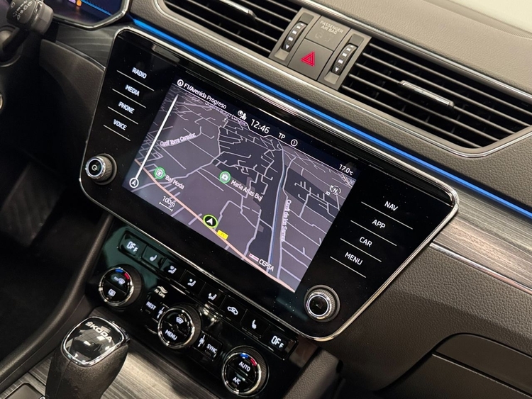 Skoda Superb COMBI STYLE 2.0TDI 200CV DSG foto 36