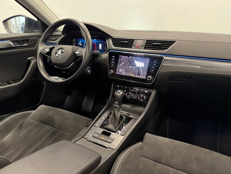 Skoda Superb COMBI STYLE 2.0TDI 200CV DSG foto 11