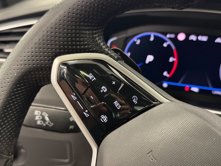 Volkswagen Tiguan R-LINE DSG foto 16