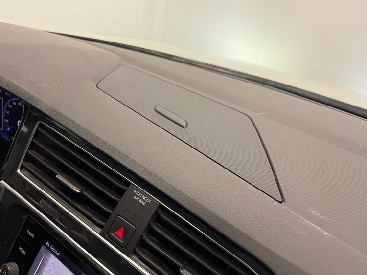 Volkswagen Tiguan R-LINE DSG foto 22