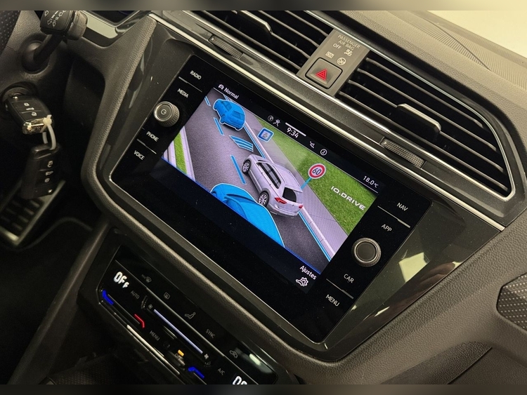 Volkswagen Tiguan R-LINE DSG foto 24