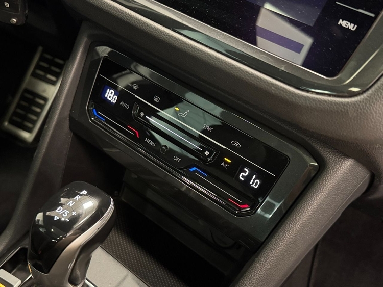 Volkswagen Tiguan R-LINE DSG foto 26