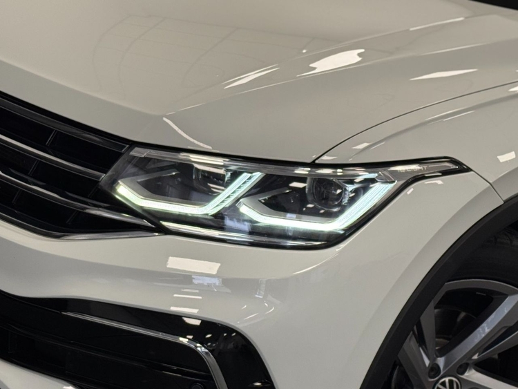 Volkswagen Tiguan R-LINE DSG foto 32