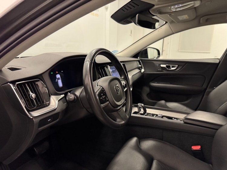 Volvo V60 PLUS DARK AUTO 2.0 B4 D foto 14