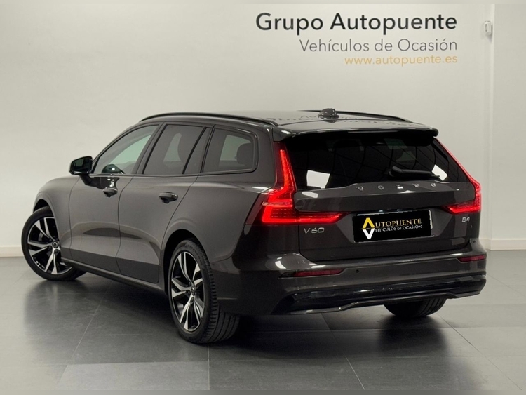 Volvo V60 PLUS DARK AUTO 2.0 B4 D foto 5