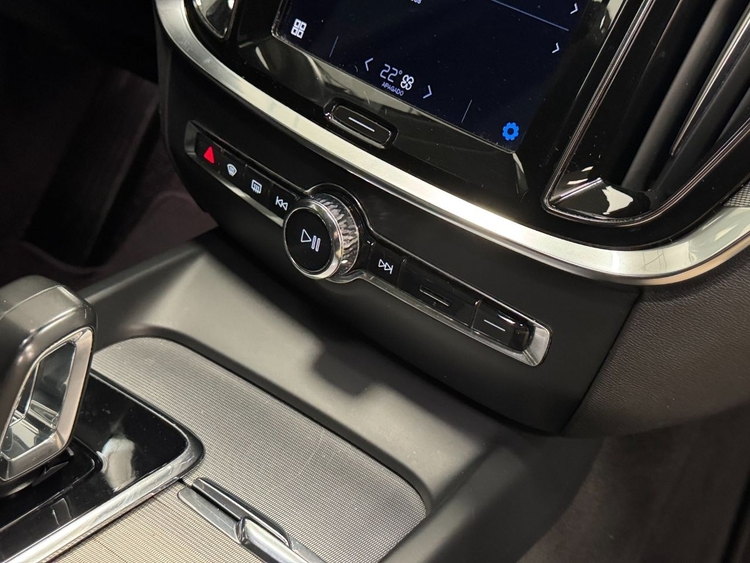 Volvo V60 PLUS DARK AUTO 2.0 B4 D foto 33