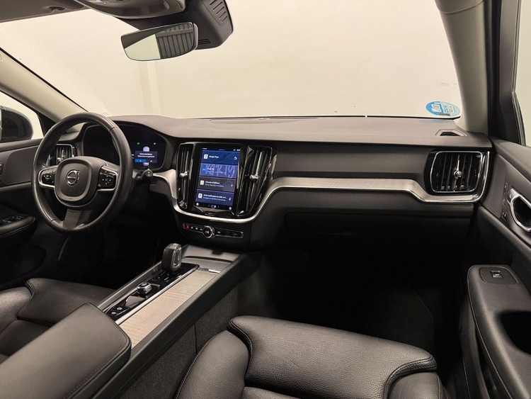 Volvo V60 PLUS DARK AUTO 2.0 B4 D foto 11
