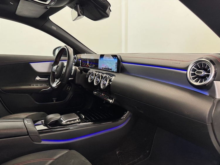 Mercedes CLA CLASE CLA AMG 200D foto 26