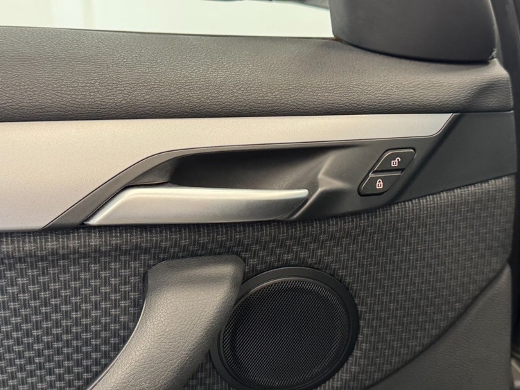 BMW X1 SDRIVE 18D  foto 17