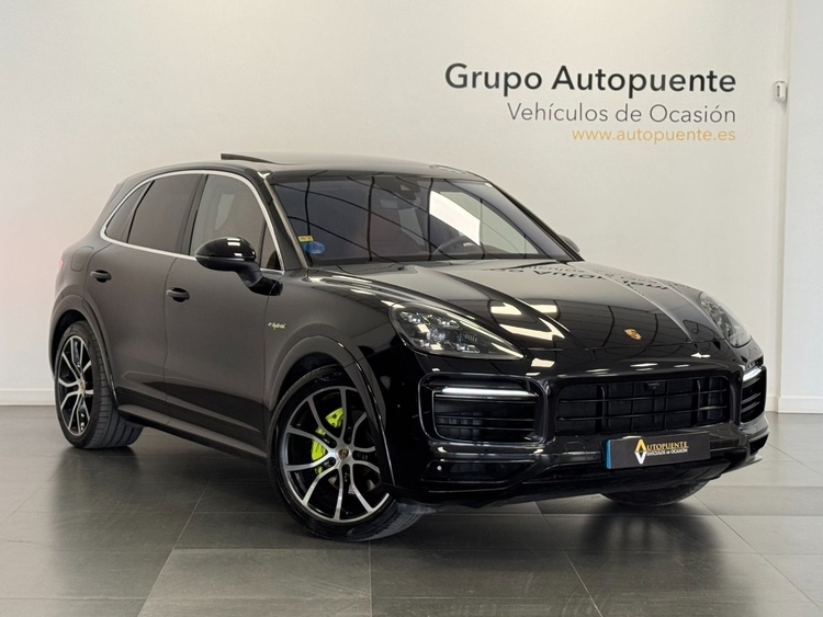 Porsche Cayenne CAYENNE E-HYBRID  foto 2