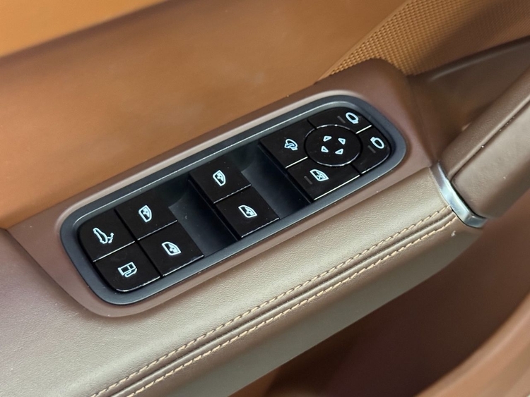 Porsche Cayenne CAYENNE E-HYBRID  foto 16