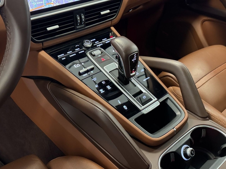 Porsche Cayenne CAYENNE E-HYBRID  foto 28