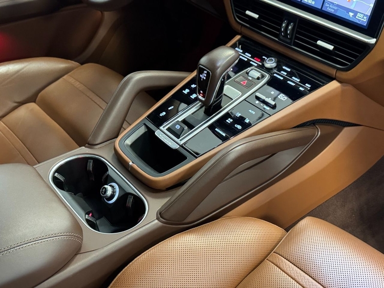 Porsche Cayenne CAYENNE E-HYBRID  foto 51