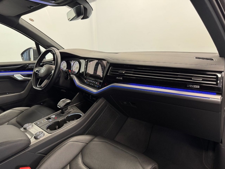 Volkswagen Touareg PREMIUM ELEGANCE  3.0 V6 TIP 4MOTION foto 13