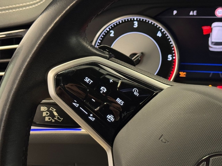 Volkswagen Touareg PREMIUM ELEGANCE  3.0 V6 TIP 4MOTION foto 23