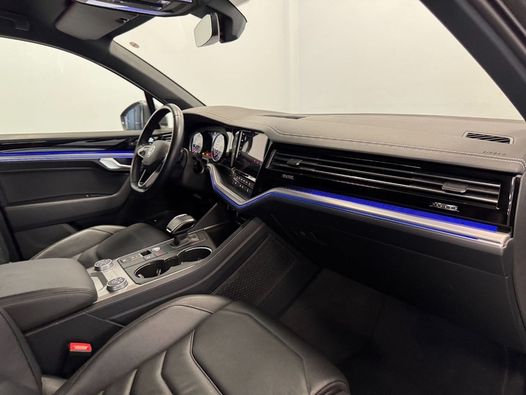 Volkswagen Touareg PREMIUM ELEGANCE  3.0 V6 TIP 4MOTION foto 27