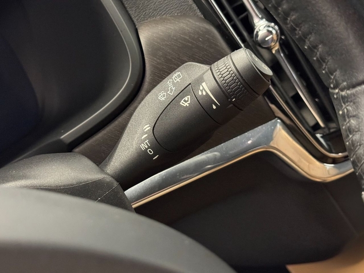 Volvo V90 D5 AWD PRO AUTO foto 18