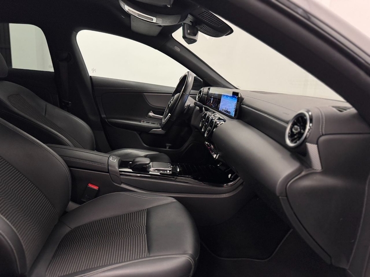 Mercedes CLA 200D foto 28