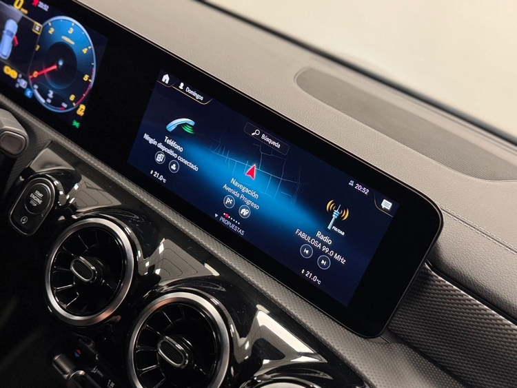 Mercedes CLA 200D foto 32