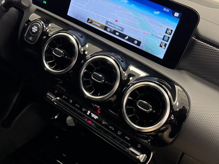 Mercedes CLA 200D foto 38