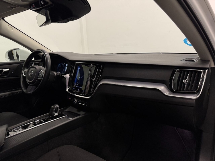 Volvo V60 2.0 B4 D MOMENTUM PRO AUTO foto 12