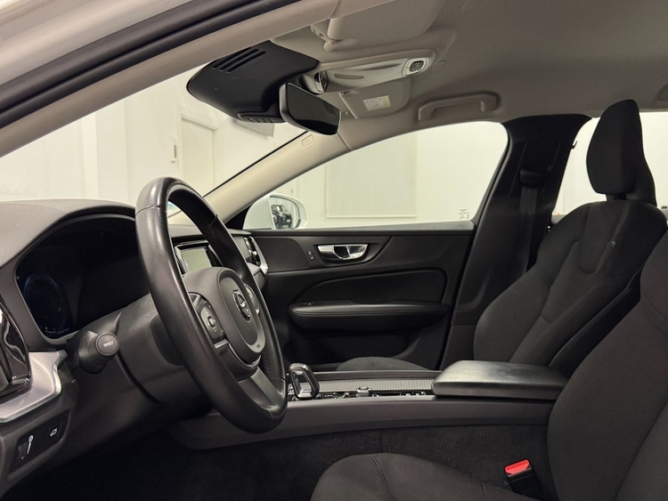 Volvo V60 2.0 B4 D MOMENTUM PRO AUTO foto 14