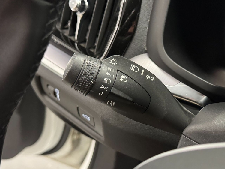 Volvo V60 2.0 B4 D MOMENTUM PRO AUTO foto 18