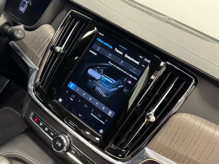 Volvo V90 CROSS COUNTRY 2.0 B4 AWD AUTO foto 33