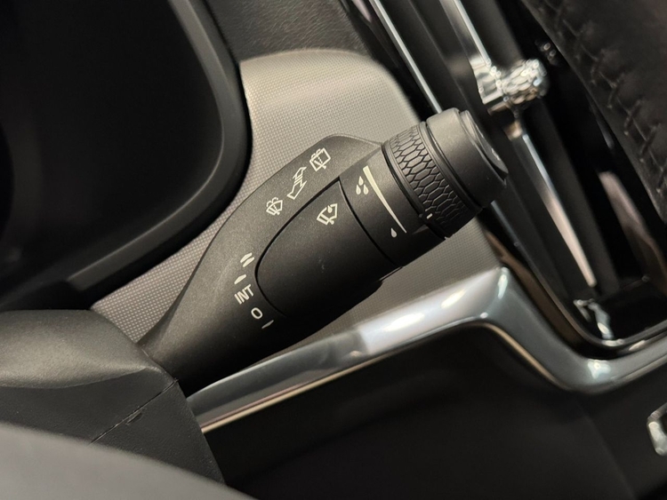 Volvo V90 MOMENTUM PRO AUTO foto 21