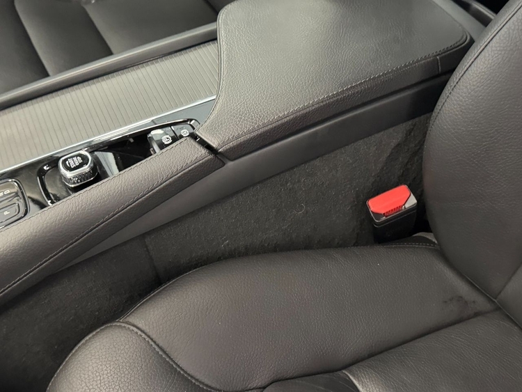 Volvo V90 MOMENTUM PRO AUTO foto 24