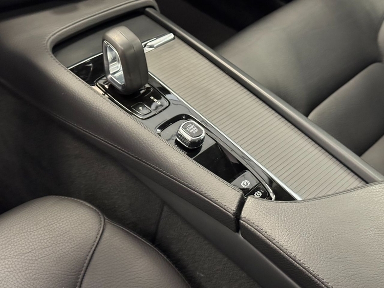 Volvo V90 MOMENTUM PRO AUTO foto 25
