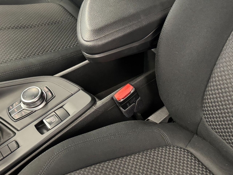 BMW X1 SDRIVE 18D  foto 24