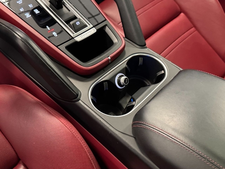 Porsche Cayenne CAYENNE foto 28