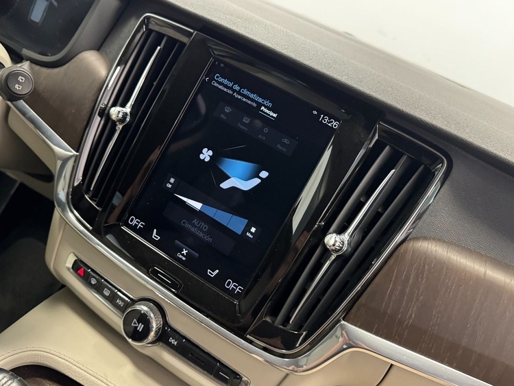 Volvo V90 CROSS COUNTRY B4 D  foto 35